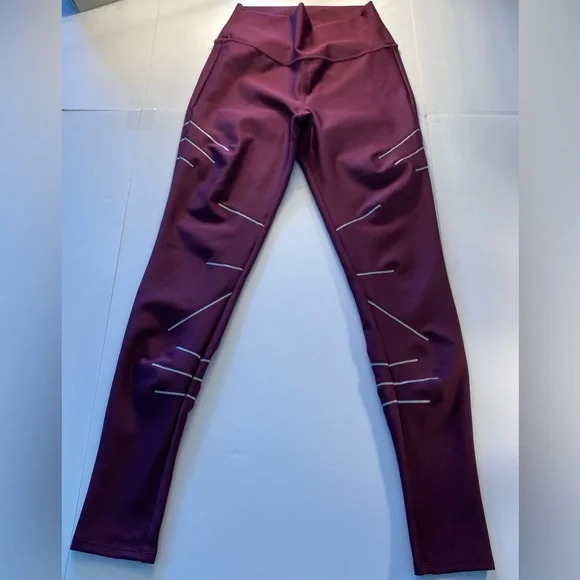 Alo Yoga High waist Sequence Legging Black Plum Large NWOT - Picture 4 of 10